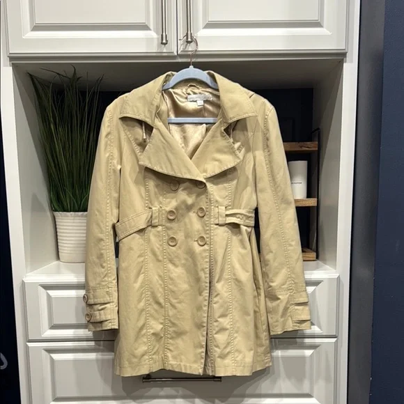 New York & Company Beige Trench Coat - Picture 1 of 12
